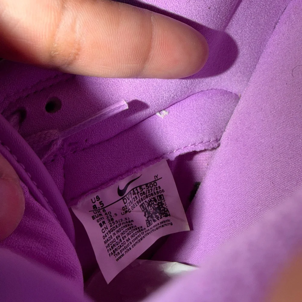 Nike Women’s Lavender Low-Top Sneakers - Picture 6 of 6